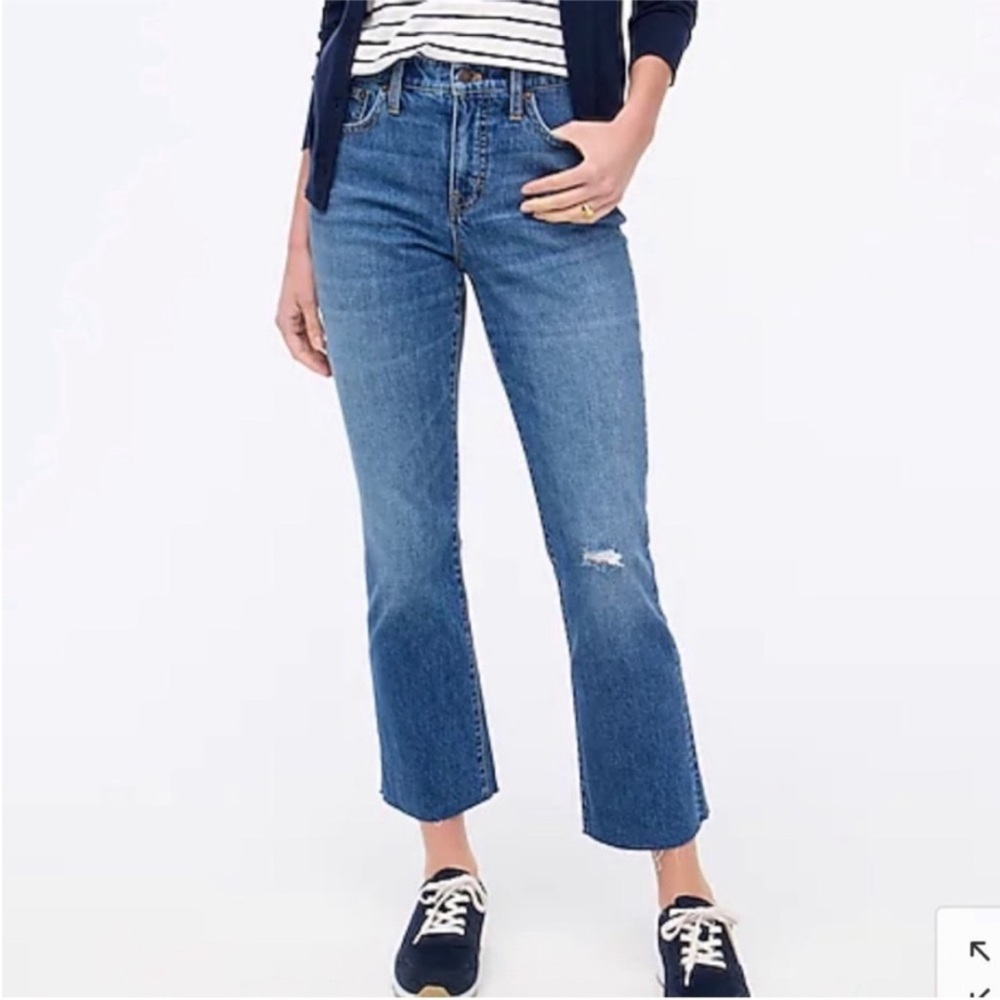 J. CREW Mid Rise Flare Crop Raw Hem Jeans
Size 25